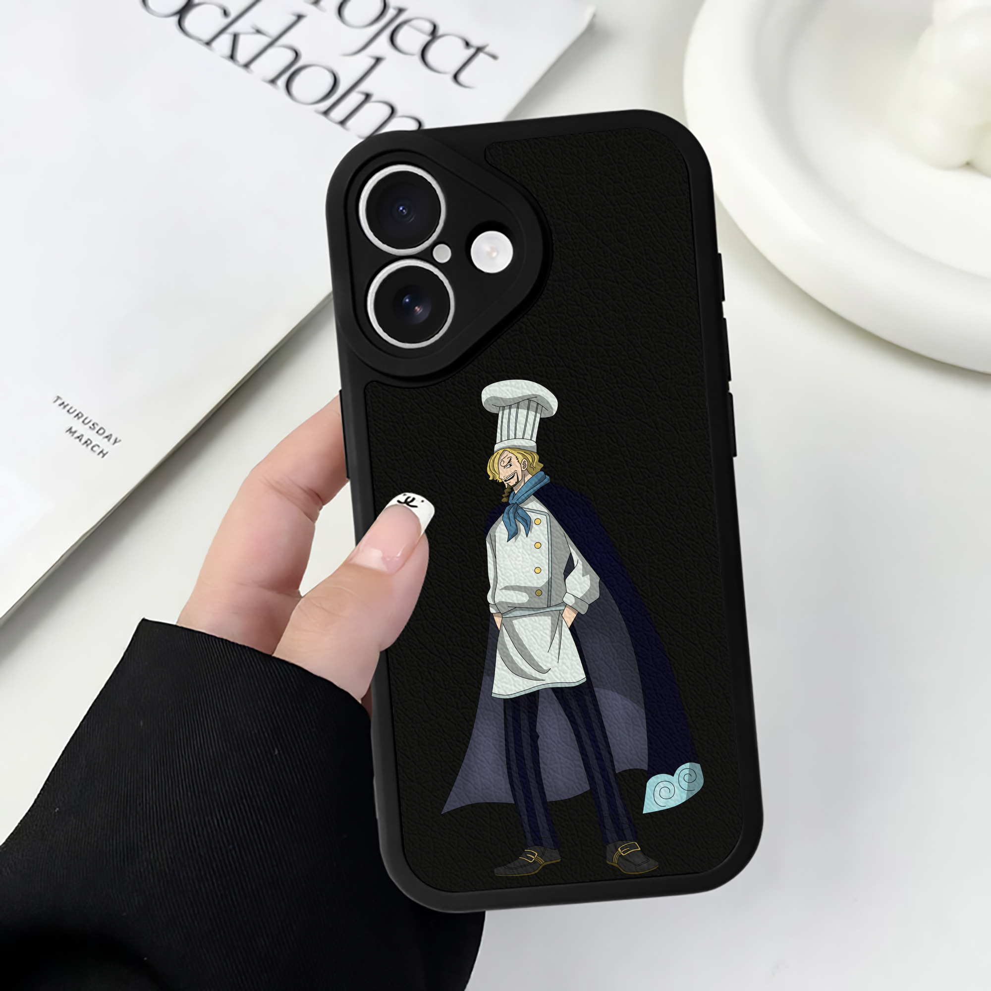 （画像用） ワンピース サンジ ONE PIECE Sanji 【iPhone 16シリーズ対応】シリコンスマホケース（レザー調） 材質：シリコン